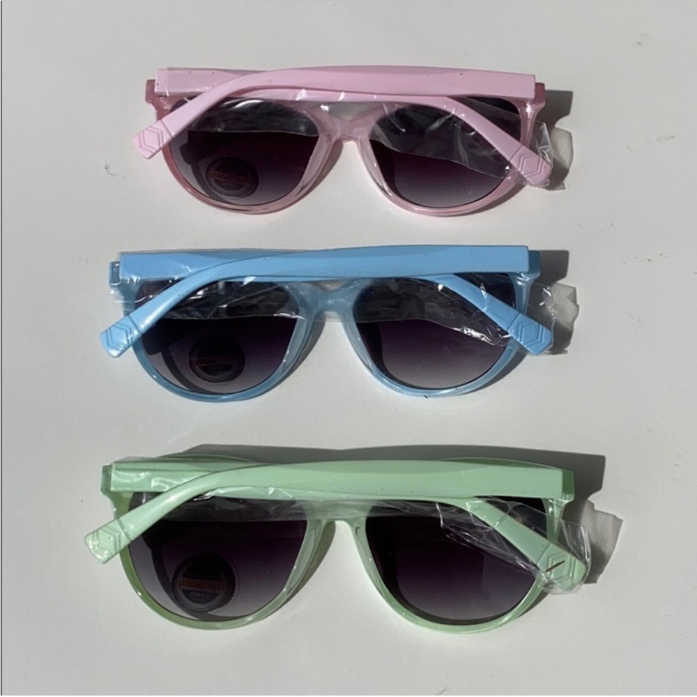 Sunglasses - No Brand Fun Sunglasses in Pastel Colors - Picture 3 of 3